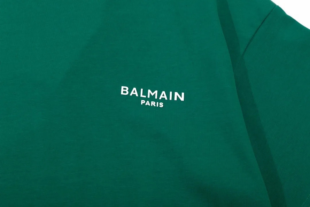 BALMAIN Simple small letter print Large Logo logo exquisitely upgraded, inspired by the 1980s Retro original fabric Official Same Style short-sleeved T-shirt Customized Ketong vat-dyed fabric Very comfortable to the touch Latest brick cabinet synchronization for spring and summer Fashionable and individual Super Versatile good-looking Very suitable for both men and women A must-have style Hang tag Collar label Washed wheat Complete with three labels Color: Green Size: XS~L